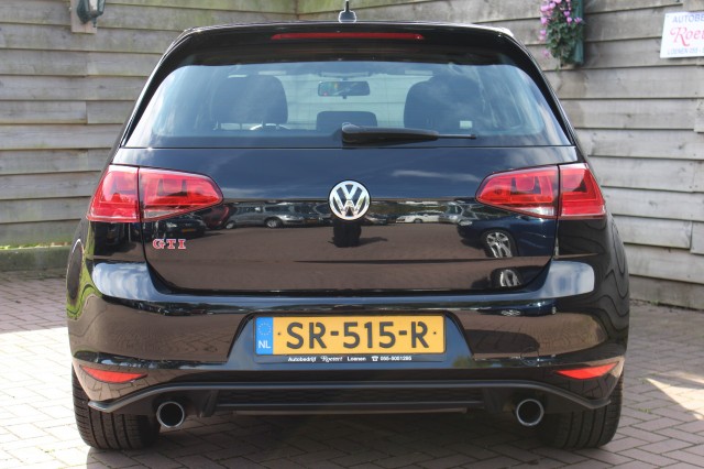 VOLKSWAGEN GOLF 2.0 TSI GTI 220pk Automaat Airco/Cruise/Camera/CarPlay/Stoelverw, Autobedrijf Roetert, Loenen