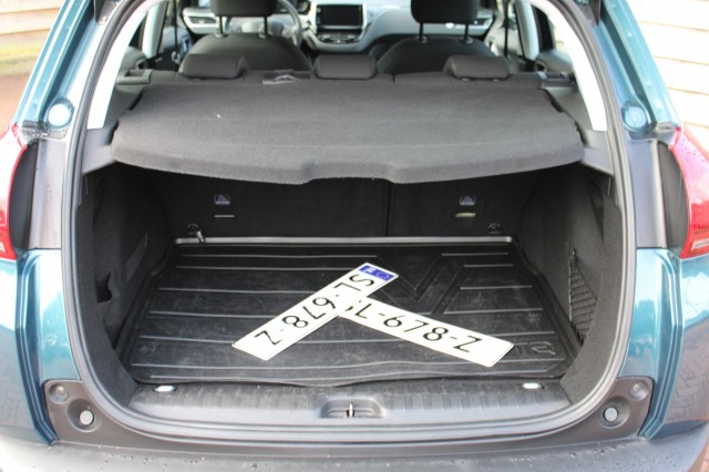 PEUGEOT 2008 1.2 110pk Blue Lion Airco/Cruise/DAB/Carplay/Navi/PDC/Trekhaak, Autobedrijf Roetert, Loenen