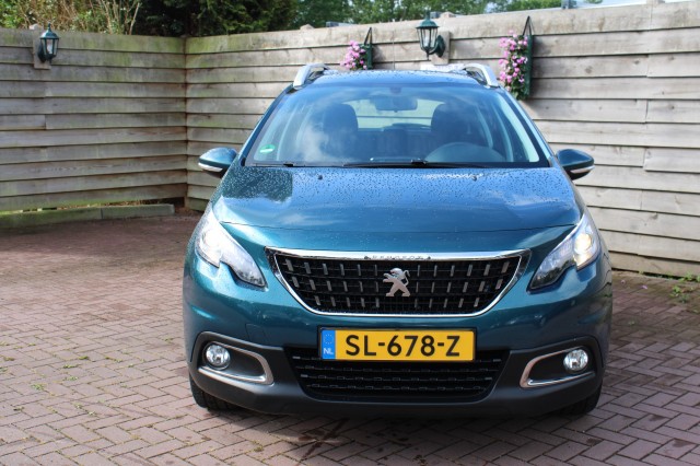 PEUGEOT 2008 1.2 110pk Blue Lion Airco/Cruise/DAB/Carplay/Navi/PDC/Trekhaak, Autobedrijf Roetert, Loenen