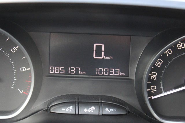 PEUGEOT 2008 1.2 110pk Blue Lion Airco/Cruise/DAB/Carplay/Navi/PDC/Trekhaak, Autobedrijf Roetert, Loenen