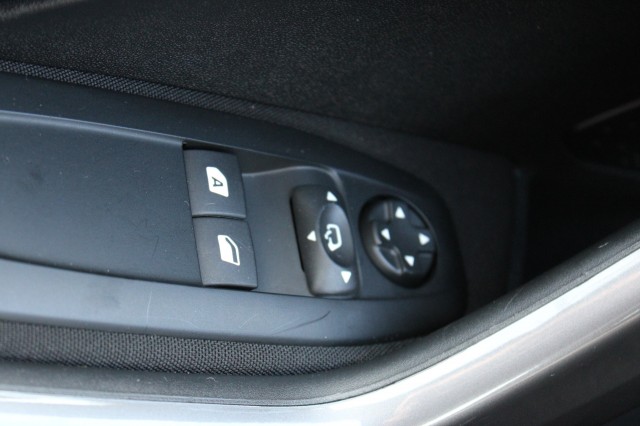 PEUGEOT 2008 1.2 110pk Blue Lion Airco/Cruise/DAB/Carplay/Navi/PDC/Trekhaak, Autobedrijf Roetert, Loenen