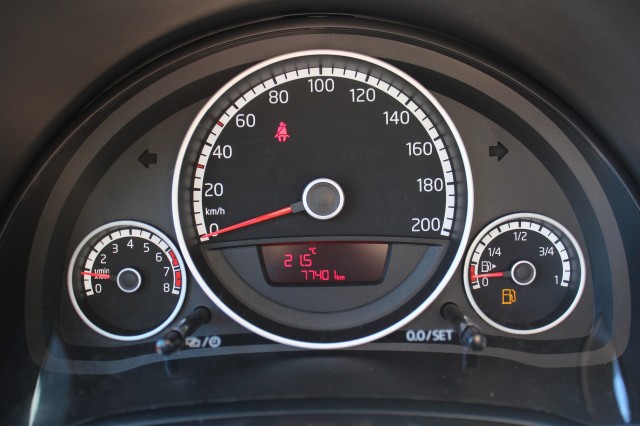 VOLKSWAGEN UP 1.0 60pk High Up! BM airco/el.schuifdak/lm velgen/stoelverw. 3-drs, Autobedrijf Roetert, Loenen