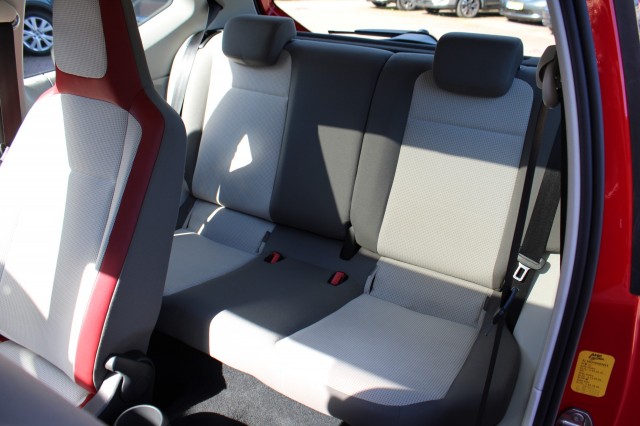 VOLKSWAGEN UP 1.0 60pk High Up! BM airco/el.schuifdak/lm velgen/stoelverw. 3-drs, Autobedrijf Roetert, Loenen