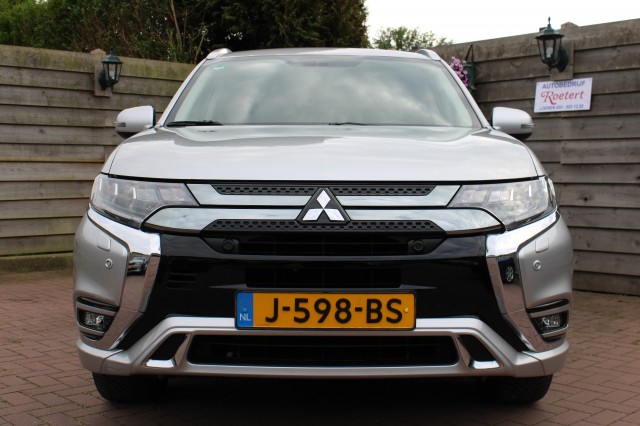 MITSUBISHI OUTLANDER 2.4 PHEV Intense+ 135pk. ECC/navi/cruise/PDC/camera/android/carplay, Autobedrijf Roetert, Loenen