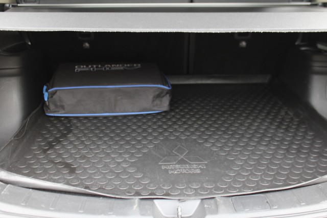 MITSUBISHI OUTLANDER 2.4 PHEV Intense+ 135pk. ECC/navi/cruise/PDC/camera/android/carplay, Autobedrijf Roetert, Loenen