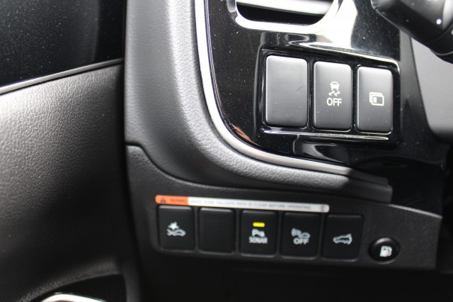 MITSUBISHI OUTLANDER 2.4 PHEV Intense+ 135pk. ECC/navi/cruise/PDC/camera/android/carplay, Autobedrijf Roetert, Loenen