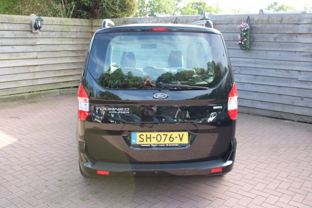 FORD TOURNEO COURIER 1.0 101 pk Titanium Airco/RadioCD/Cruise/PDC 5 persoons, Autobedrijf Roetert, Loenen