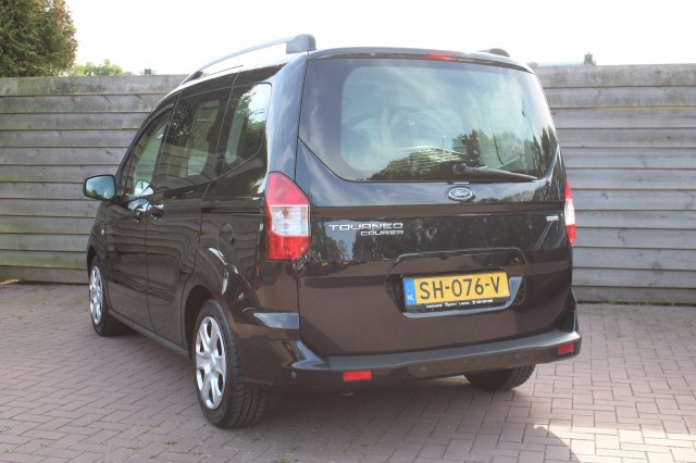 FORD TOURNEO COURIER 1.0 101 pk Titanium Airco/RadioCD/Cruise/PDC 5 persoons, Autobedrijf Roetert, Loenen