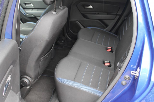 DACIA DUSTER 1.0 TCe 100pk Bi-Fuel LPG-G3 15th Anniversary ECC/cruise/navi/trekhaak, Autobedrijf Roetert, Loenen