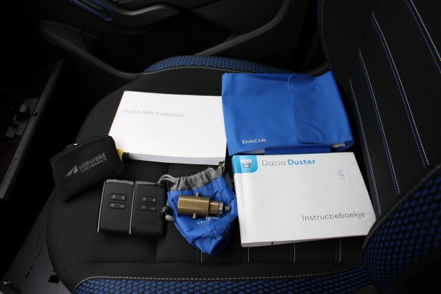 DACIA DUSTER 1.0 TCe 100pk Bi-Fuel LPG-G3 15th Anniversary ECC/cruise/navi/trekhaak, Autobedrijf Roetert, Loenen