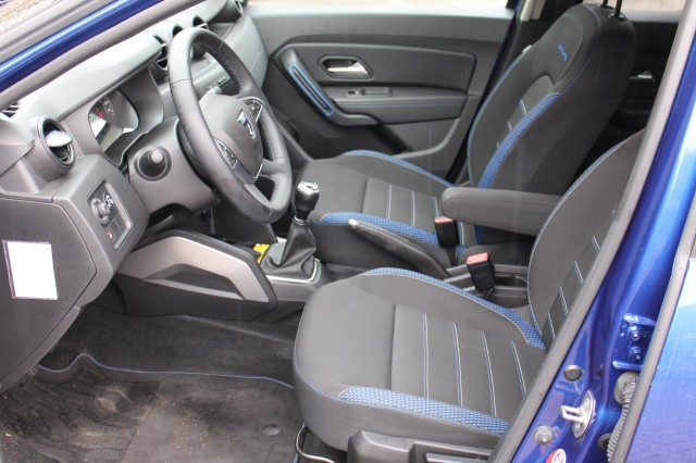 DACIA DUSTER 1.0 TCe 100pk Bi-Fuel LPG-G3 15th Anniversary ECC/cruise/navi/trekhaak, Autobedrijf Roetert, Loenen
