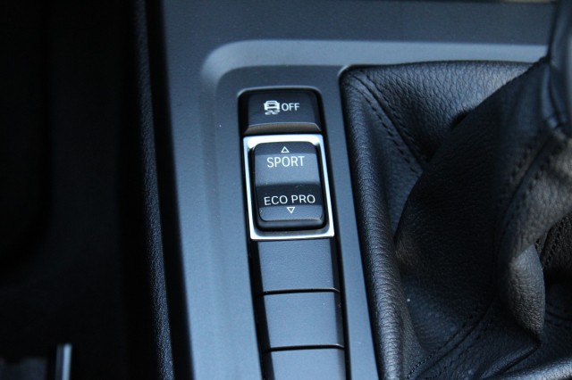 BMW X1 sDrive18i 136pk Essential ECC/Cruise/Navi/PDC/Stoelverw/Trekhaak, Autobedrijf Roetert, Loenen