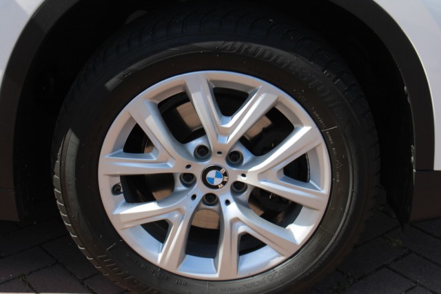 BMW X1 sDrive18i 136pk Essential ECC/Cruise/Navi/PDC/Stoelverw/Trekhaak, Autobedrijf Roetert, Loenen