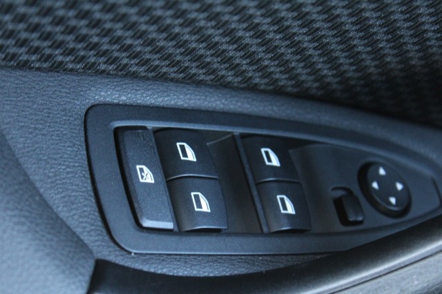 BMW X1 sDrive18i 136pk Essential ECC/Cruise/Navi/PDC/Stoelverw/Trekhaak, Autobedrijf Roetert, Loenen