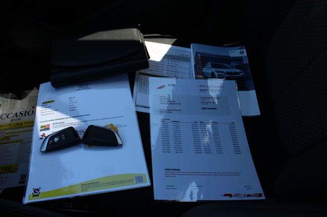 BMW X1 sDrive18i 136pk Essential ECC/Cruise/Navi/PDC/Stoelverw/Trekhaak, Autobedrijf Roetert, Loenen