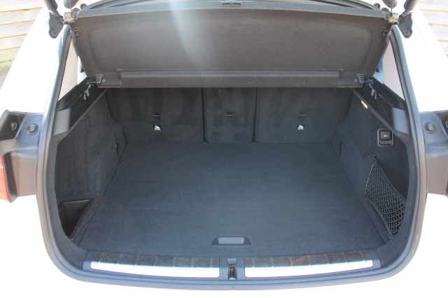 BMW X1 sDrive18i 136pk Essential ECC/Cruise/Navi/PDC/Stoelverw/Trekhaak, Autobedrijf Roetert, Loenen