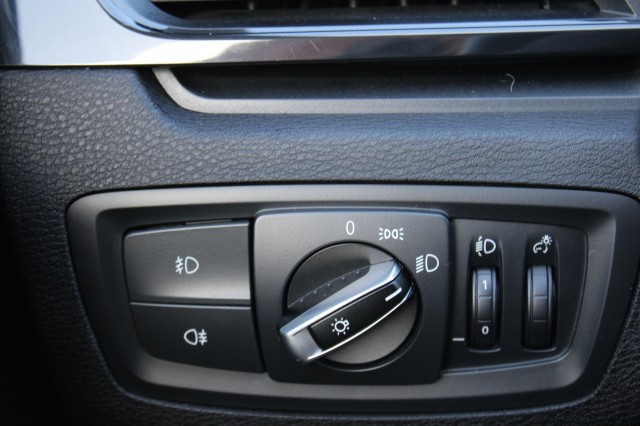 BMW X1 sDrive18i 136pk Essential ECC/Cruise/Navi/PDC/Stoelverw/Trekhaak, Autobedrijf Roetert, Loenen
