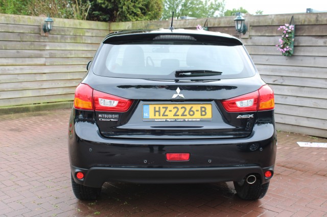 MITSUBISHI ASX 1.6 117pk Cleartec Bright ECC/navi/bluetooth/PDC, Autobedrijf Roetert, Loenen