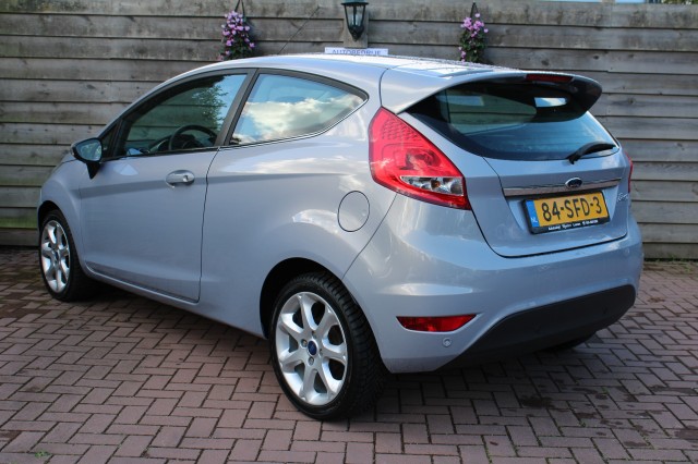 FORD FIESTA 1.4 97pk Titanium ECC/cruise/bluetooth/PDC/lm velgen 3-drs, Autobedrijf Roetert, Loenen