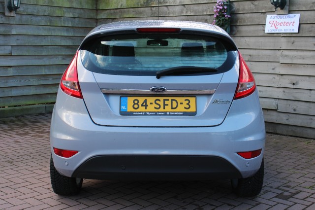 FORD FIESTA 1.4 97pk Titanium ECC/cruise/bluetooth/PDC/lm velgen 3-drs, Autobedrijf Roetert, Loenen