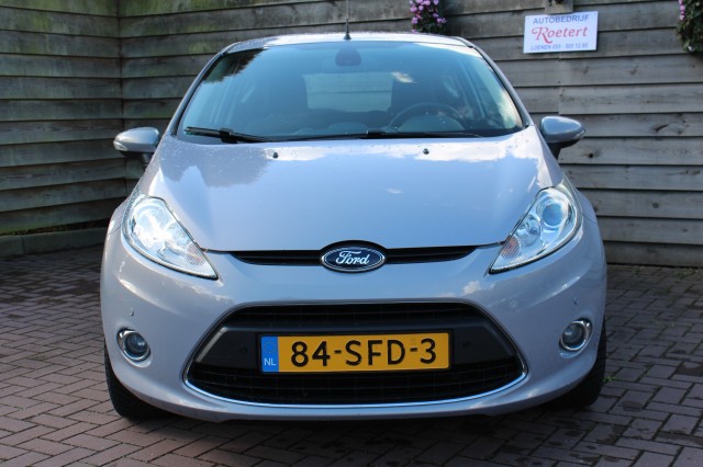 FORD FIESTA 1.4 97pk Titanium ECC/cruise/bluetooth/PDC/lm velgen 3-drs, Autobedrijf Roetert, Loenen