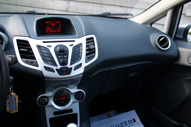 FORD FIESTA 1.4 97pk Titanium ECC/cruise/bluetooth/PDC/lm velgen 3-drs, Autobedrijf Roetert, Loenen