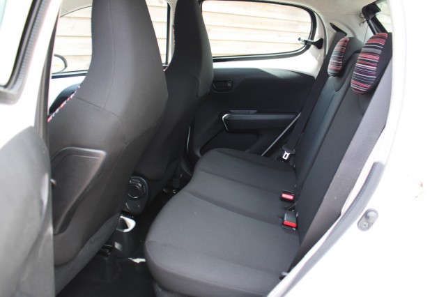 CITROEN C1 1.0 VTi Feel Airco/Radio/APK/Bluetooth/USB/Trekhaak 3-drs, Autobedrijf Roetert, Loenen