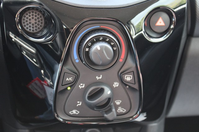 CITROEN C1 1.0 VTi Feel Airco/Radio/APK/Bluetooth/USB/Trekhaak 3-drs, Autobedrijf Roetert, Loenen