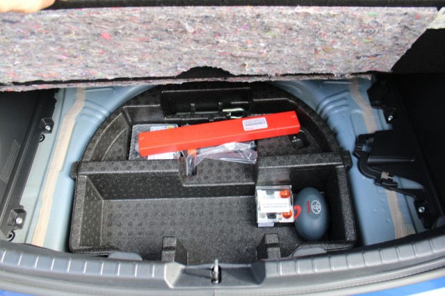 TOYOTA YARIS 1.5 HYB. Y20 Excl Ed Automaat ECC/navi/cruise/bluetooth/radioDAB/camera, Autobedrijf Roetert, Loenen