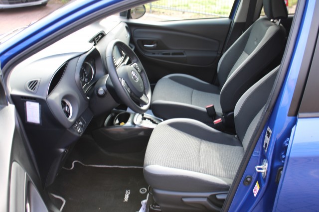 TOYOTA YARIS 1.5 HYB. Y20 Excl Ed Automaat ECC/navi/cruise/bluetooth/radioDAB/camera, Autobedrijf Roetert, Loenen