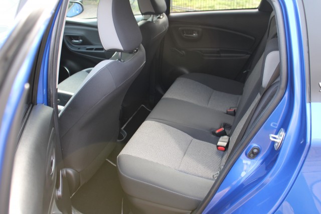 TOYOTA YARIS 1.5 HYB. Y20 Excl Ed Automaat ECC/navi/cruise/bluetooth/radioDAB/camera, Autobedrijf Roetert, Loenen