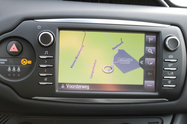 TOYOTA YARIS 1.5 HYB. Y20 Excl Ed Automaat ECC/navi/cruise/bluetooth/radioDAB/camera, Autobedrijf Roetert, Loenen