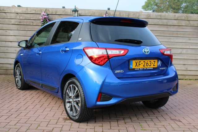 TOYOTA YARIS 1.5 HYB. Y20 Excl Ed Automaat ECC/navi/cruise/bluetooth/radioDAB/camera, Autobedrijf Roetert, Loenen