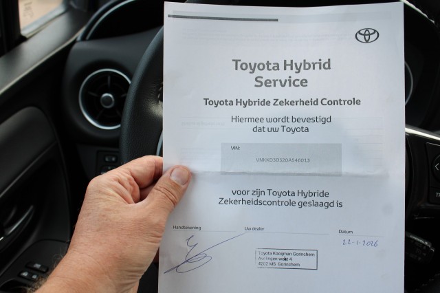 TOYOTA YARIS 1.5 HYB. Y20 Excl Ed Automaat ECC/navi/cruise/bluetooth/radioDAB/camera, Autobedrijf Roetert, Loenen