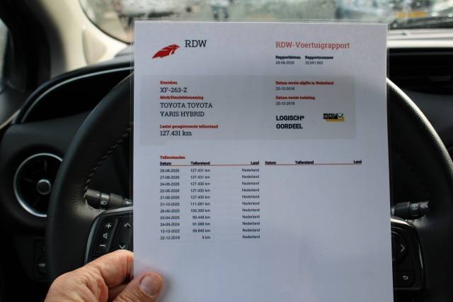 TOYOTA YARIS 1.5 HYB. Y20 Excl Ed Automaat ECC/navi/cruise/bluetooth/radioDAB/camera, Autobedrijf Roetert, Loenen