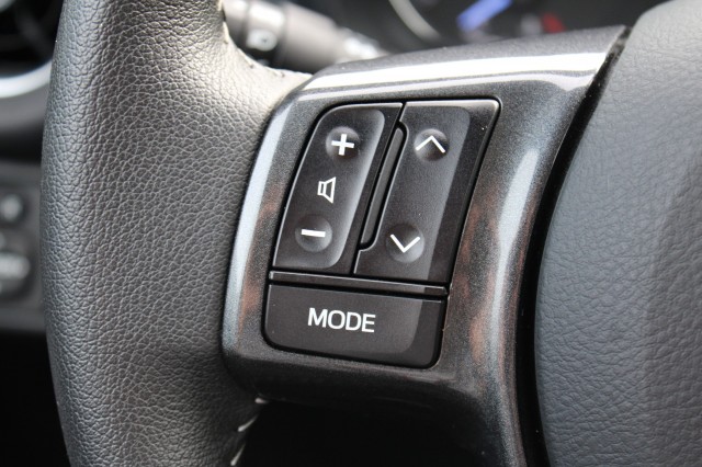 TOYOTA YARIS 1.5 HYB. Y20 Excl Ed Automaat ECC/navi/cruise/bluetooth/radioDAB/camera, Autobedrijf Roetert, Loenen