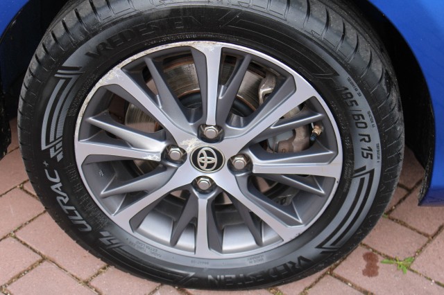 TOYOTA YARIS 1.5 HYB. Y20 Excl Ed Automaat ECC/navi/cruise/bluetooth/radioDAB/camera, Autobedrijf Roetert, Loenen