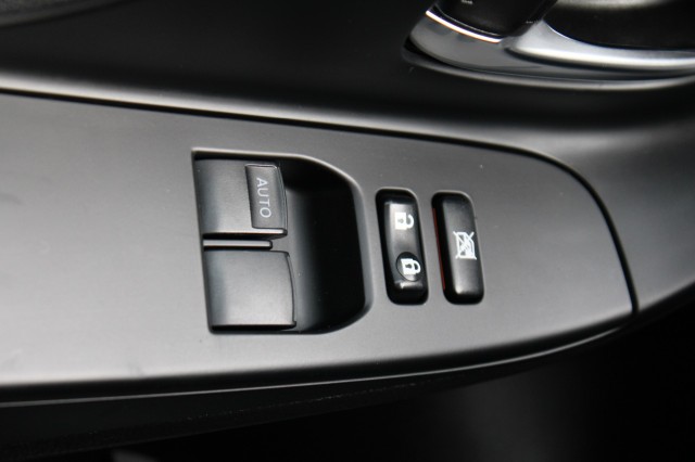 TOYOTA YARIS 1.5 HYB. Y20 Excl Ed Automaat ECC/navi/cruise/bluetooth/radioDAB/camera, Autobedrijf Roetert, Loenen