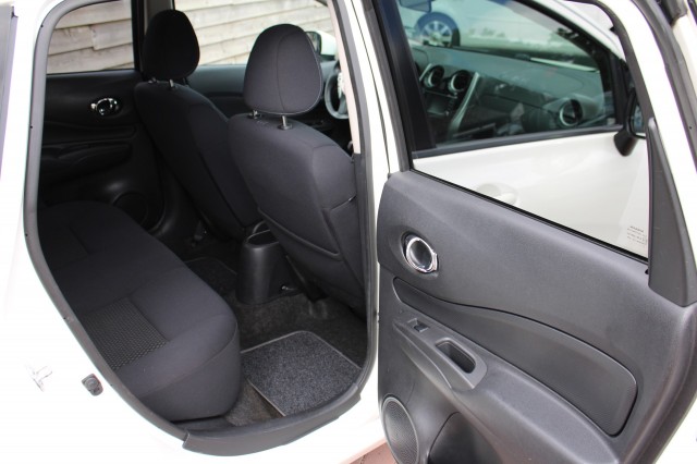 NISSAN NOTE 1.2 80pk Acenta ECC/Bluetooth/Cruise/Navi/Stoelverwarming, Autobedrijf Roetert, Loenen