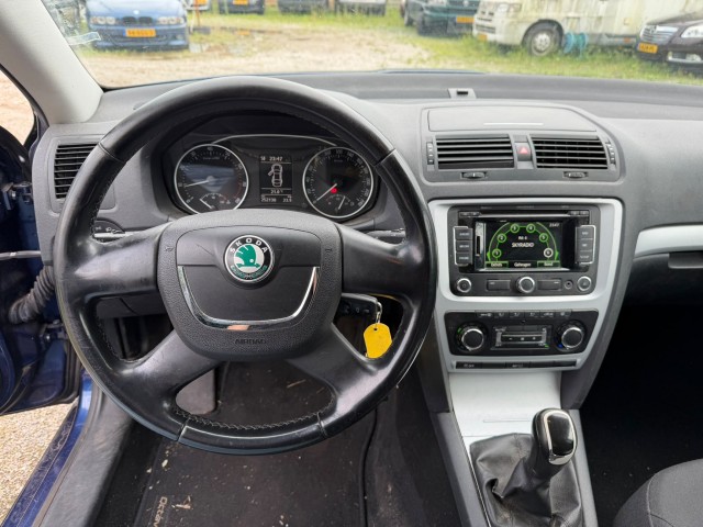 SKODA OCTAVIA Combi 1.2TSI 105pk Ambition Business ECC/cruise/navi/PDC/trekhaak , Autobedrijf Roetert, Loenen