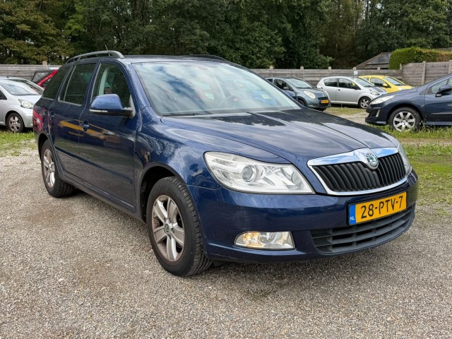 SKODA OCTAVIA Combi 1.2TSI 105pk Ambition Business ECC/cruise/navi/PDC/trekhaak , Autobedrijf Roetert, Loenen