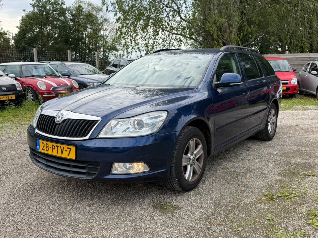 SKODA OCTAVIA Combi 1.2TSI 105pk Ambition Business ECC/cruise/navi/PDC/trekhaak , Autobedrijf Roetert, Loenen