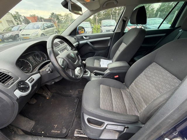 SKODA OCTAVIA Combi 1.2TSI 105pk Ambition Business ECC/cruise/navi/PDC/trekhaak , Autobedrijf Roetert, Loenen