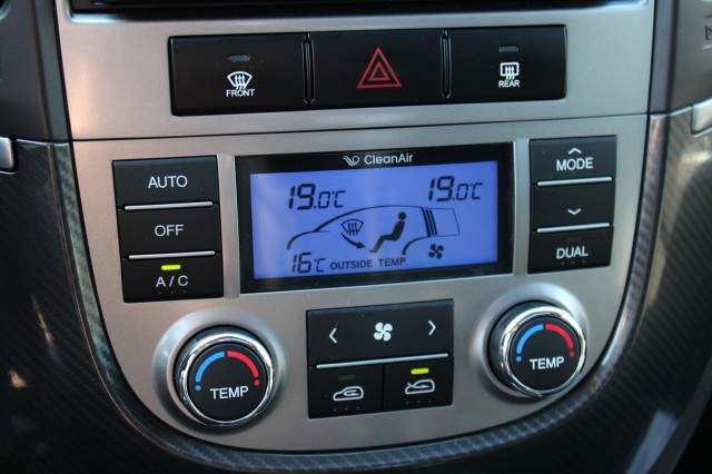 HYUNDAI SANTA FE 2.4i 174pk Business Edition ECC/Cruise/Navi/Leer/Camera/Trekhaak/Schuifdak, Autobedrijf Roetert, Loenen