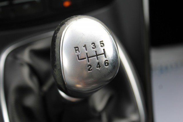 FORD KUGA 1.5 EcoB. ST Line, Autobedrijf Roetert, Loenen