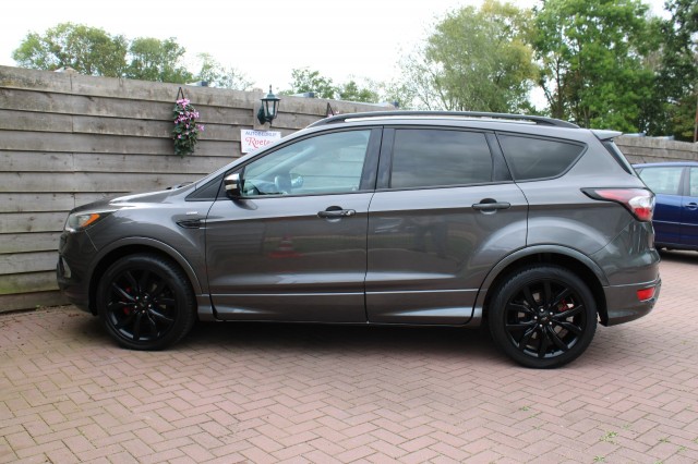 FORD KUGA 1.5 EcoB. ST Line, Autobedrijf Roetert, Loenen