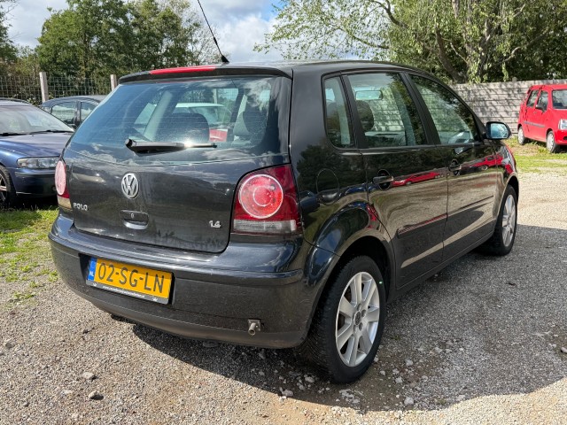 VOLKSWAGEN POLO MEENEEMPRIJS!! 1.4 75pk Trendline Airco, Autobedrijf Roetert, Loenen