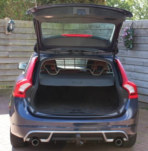 VOLVO V60 2.0T 203pk Momentum automaat ECC/ACC/leer/navi/PDC/trekhaak, Autobedrijf Roetert, Loenen