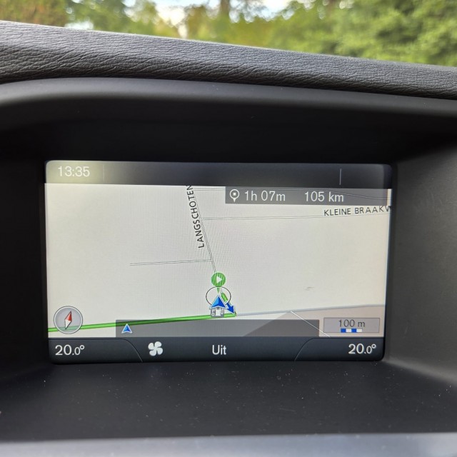 VOLVO V60 2.0T 203pk Momentum automaat ECC/ACC/leer/navi/PDC/trekhaak, Autobedrijf Roetert, Loenen