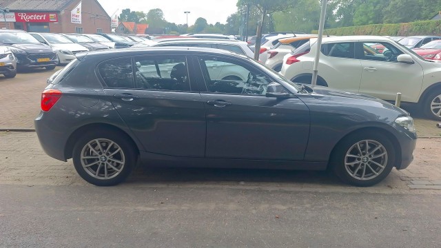 BMW 1-SERIE 116D 115pk ECC/cruise/navi/PDC/USB 5-deurs, Autobedrijf Roetert, Loenen